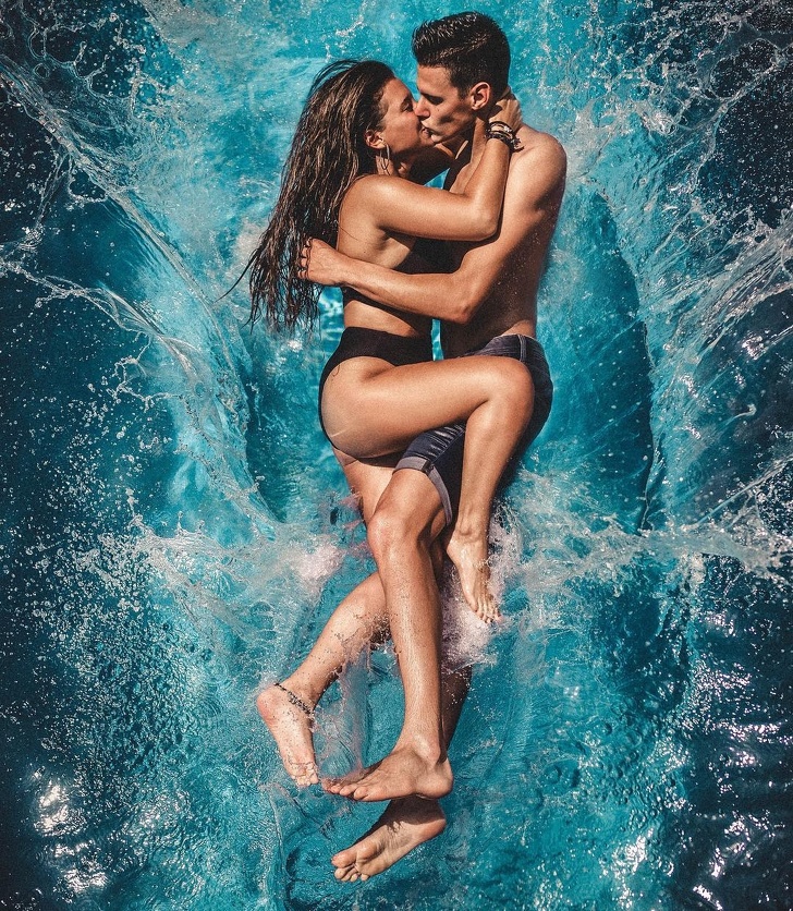 Španielsky fotograf zachytáva vášeň ľudí vo vode, ktorá je fascinujúca