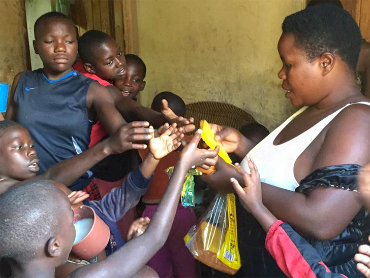 A Woman From Uganda Who Gave Birth to 44 Children Reveals What Her Life Is Like
